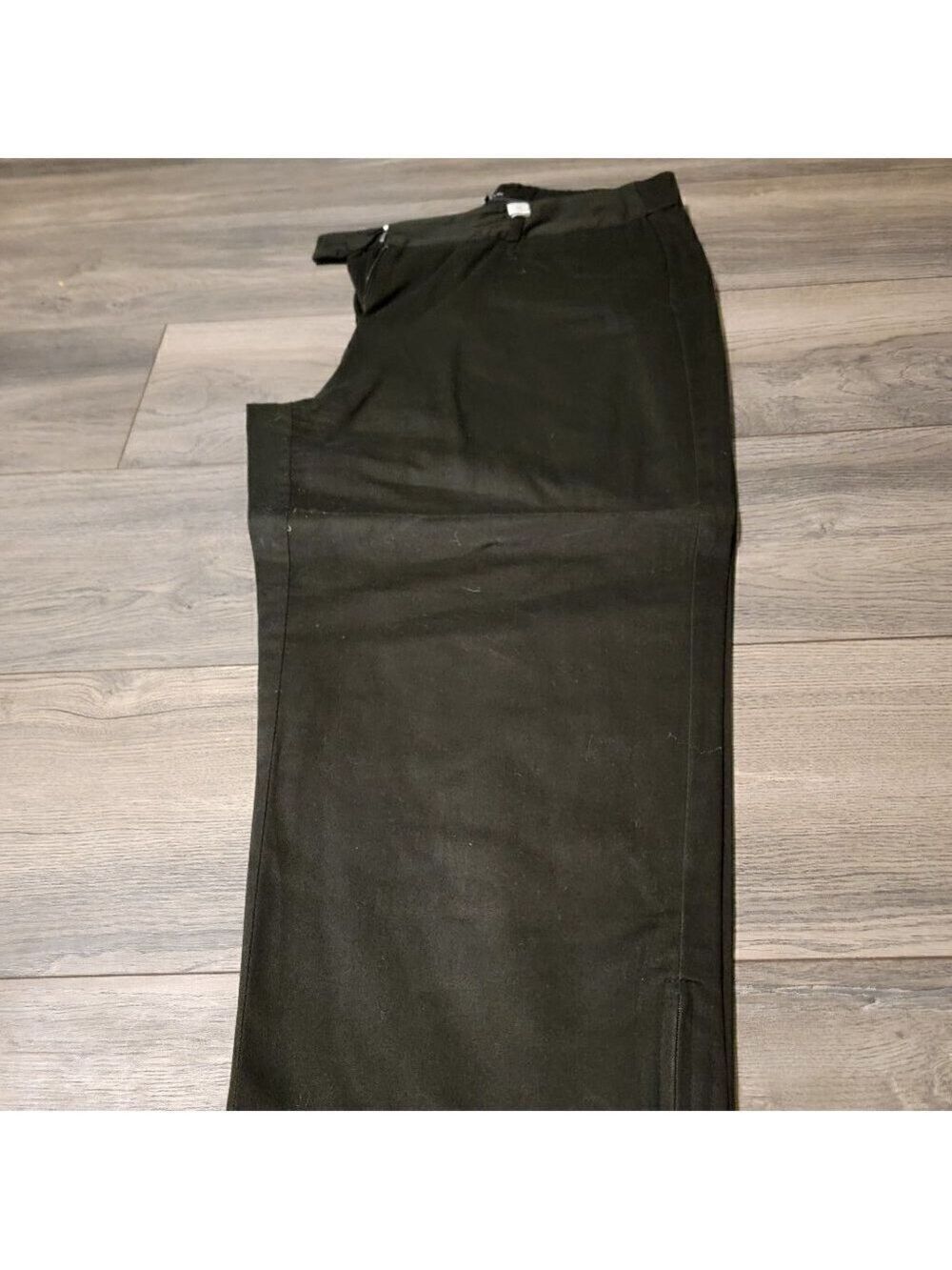 Counterparts Black capri's size 12